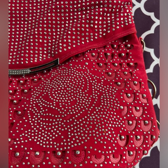 Women’s red handbag with silver grommets new - Picture 3 of 4